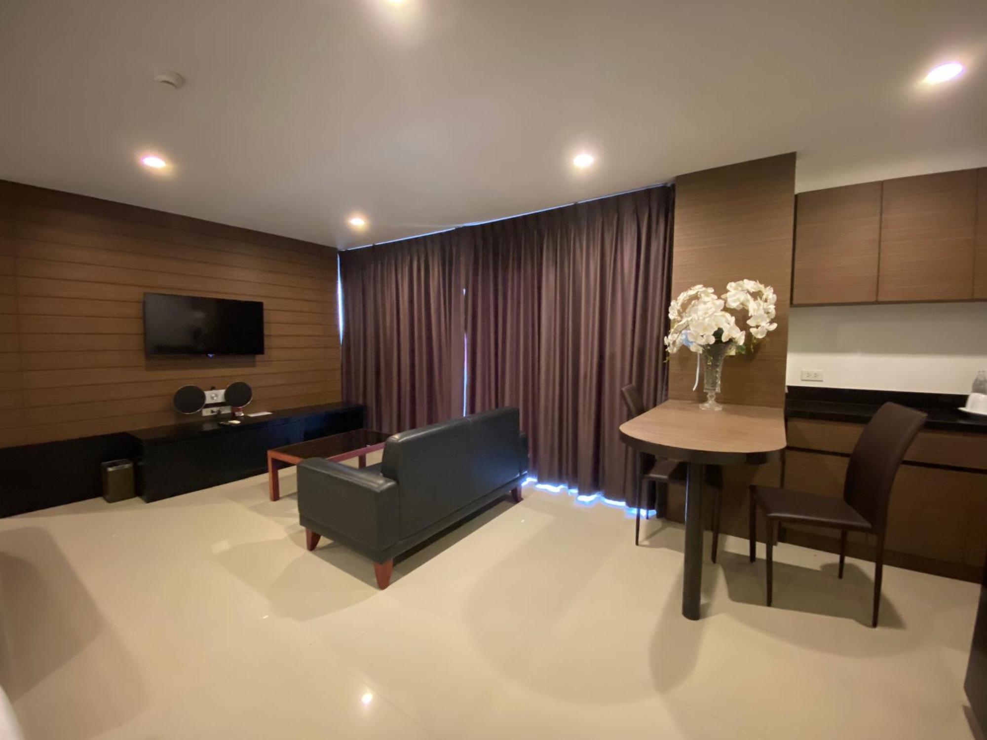 Le Vernissage By Goad Avadhess Hospitality Pattaya Exterior foto